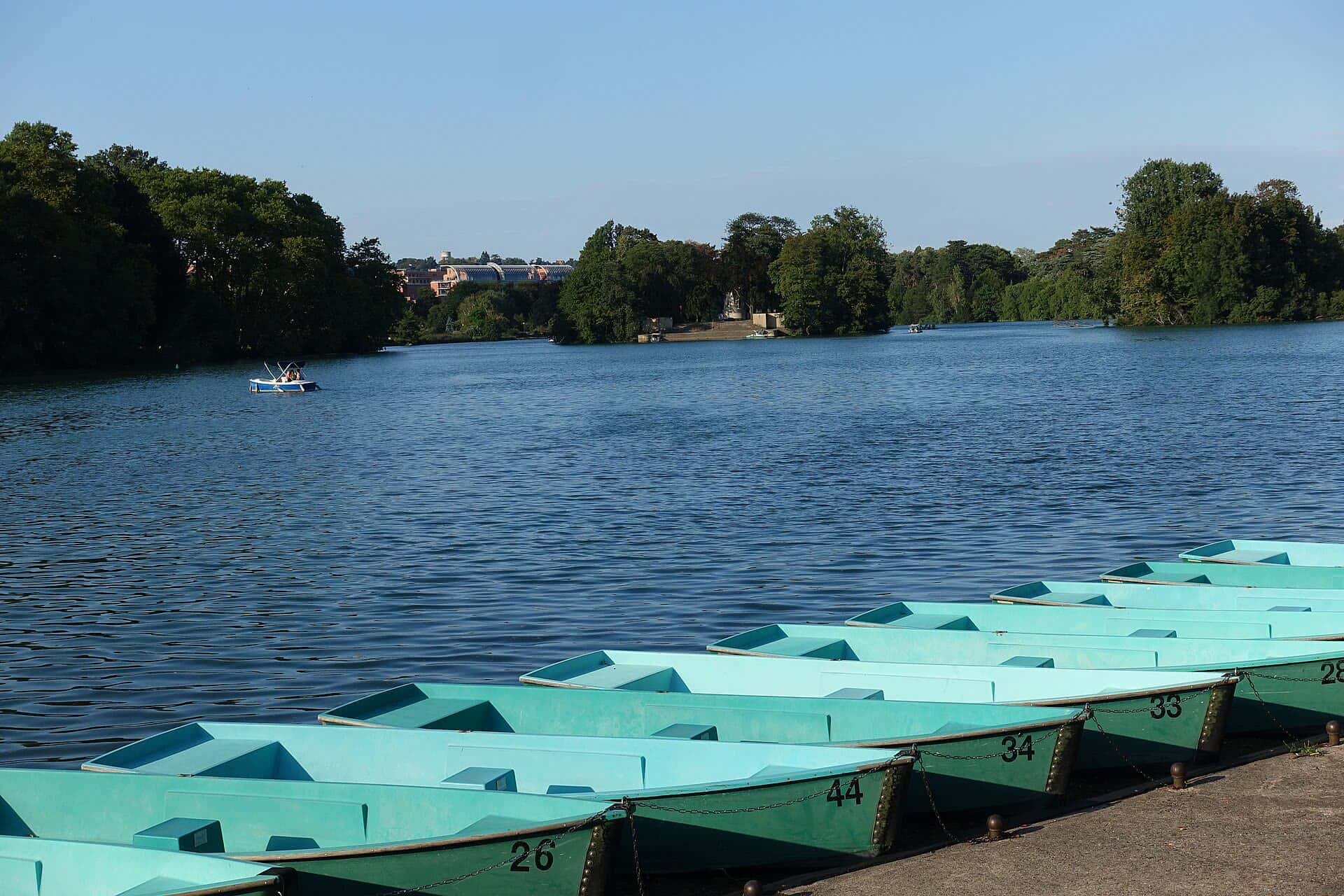 Le lac du parc de la Tête d’Or et ses barques, dans le 6e arrondissement